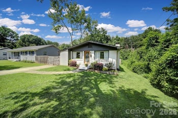 3335 Dunaire Dr, Charlotte, NC 28205