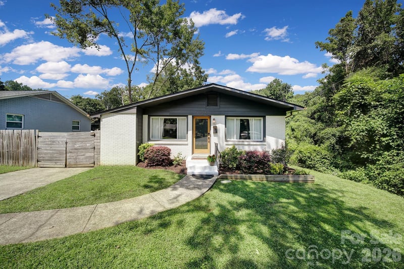 3335 Dunaire Dr, Charlotte, NC 28205