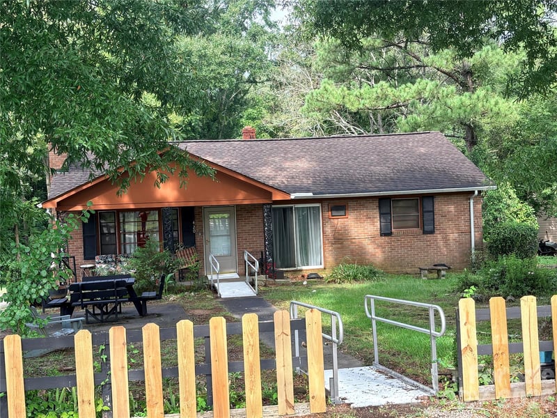 420 Hampton Rd, Lancaster, SC 29720