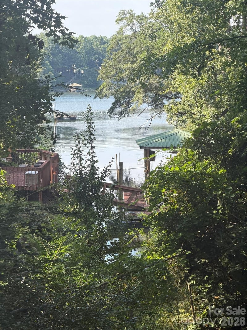 202 Horseshoe Lake Rd, Mount Holly, NC 28120