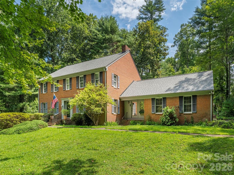 200 Heathcote Rd, Hendersonville, NC 28791