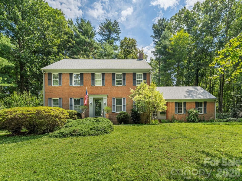 200 Heathcote Rd, Hendersonville, NC 28791
