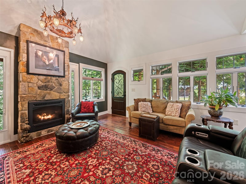 379 Holston Village Rd, Waynesville, NC 28786