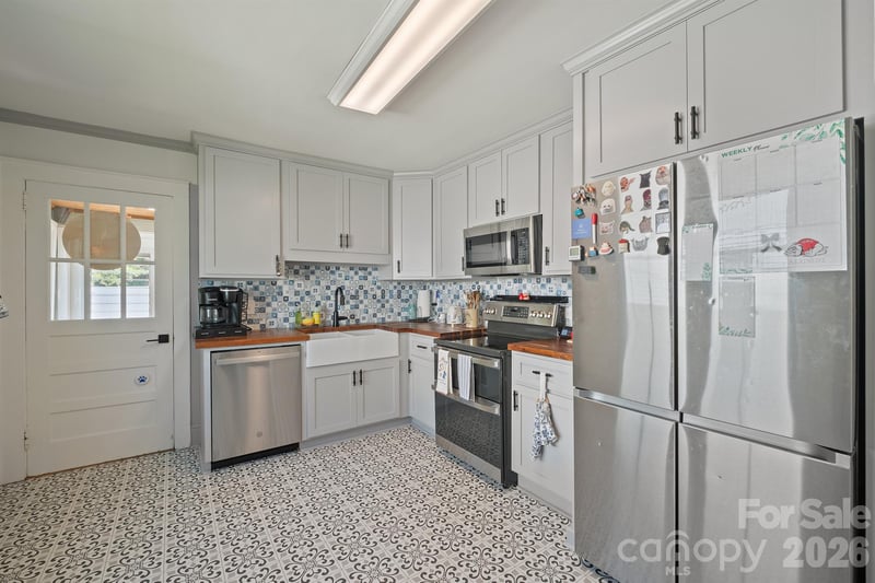 500 N Elm St, Cherryville, NC 28021