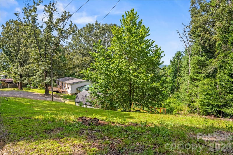 16 Vance Cemetery Rd, Weaverville, NC 28787