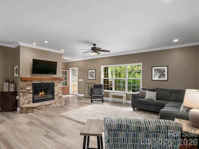 64 Luther Cove Rd, Candler, NC 28715