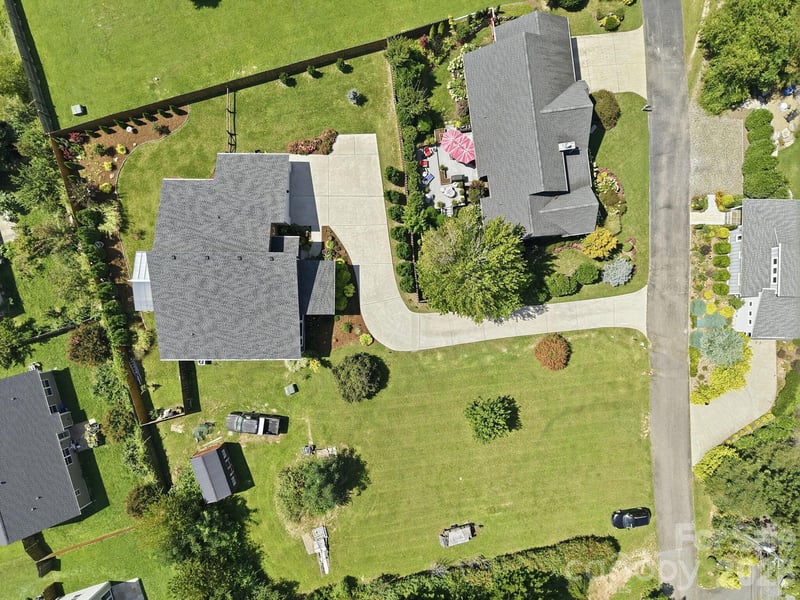112 Upper Grove Ln, Weaverville, NC 28787