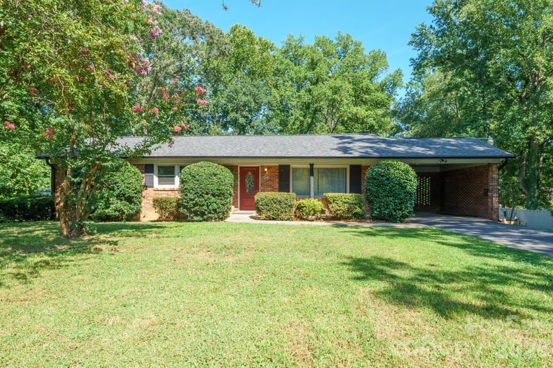 2300 Brookwood Rd, Lincolnton, NC 28092