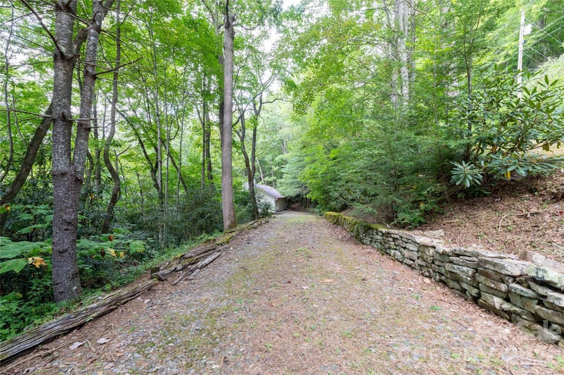 479 Big Ridge Rd, Burnsville, NC 28714