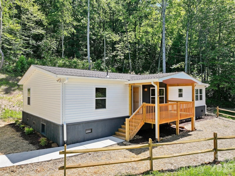 26 Lancelot Loop, Canton, NC 28716
