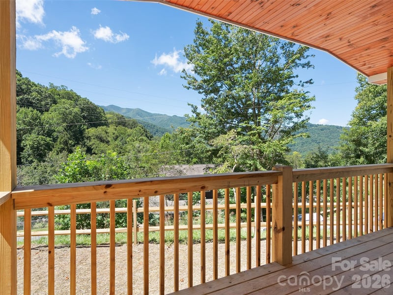 26 Lancelot Loop, Canton, NC 28716