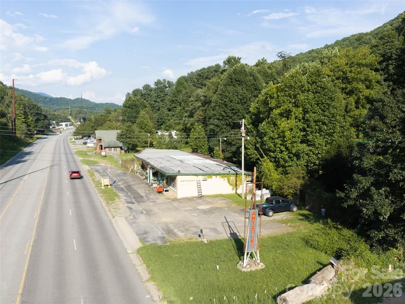 2881 Dellwood Rd, Waynesville, NC 28786