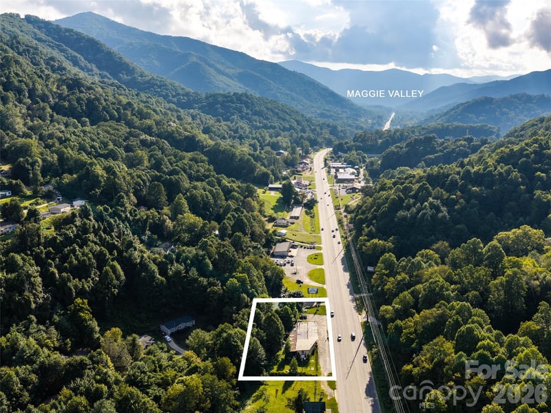 2881 Dellwood Rd, Waynesville, NC 28786