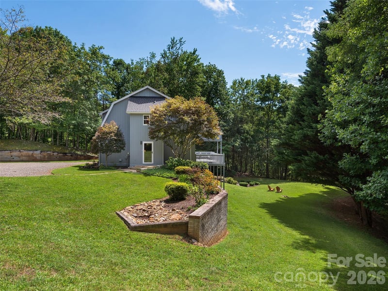 225 Long Branch Rd, Swannanoa, NC 28778
