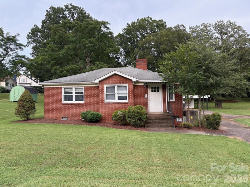 316 E Statesville Ave, Mooresville, NC 28115