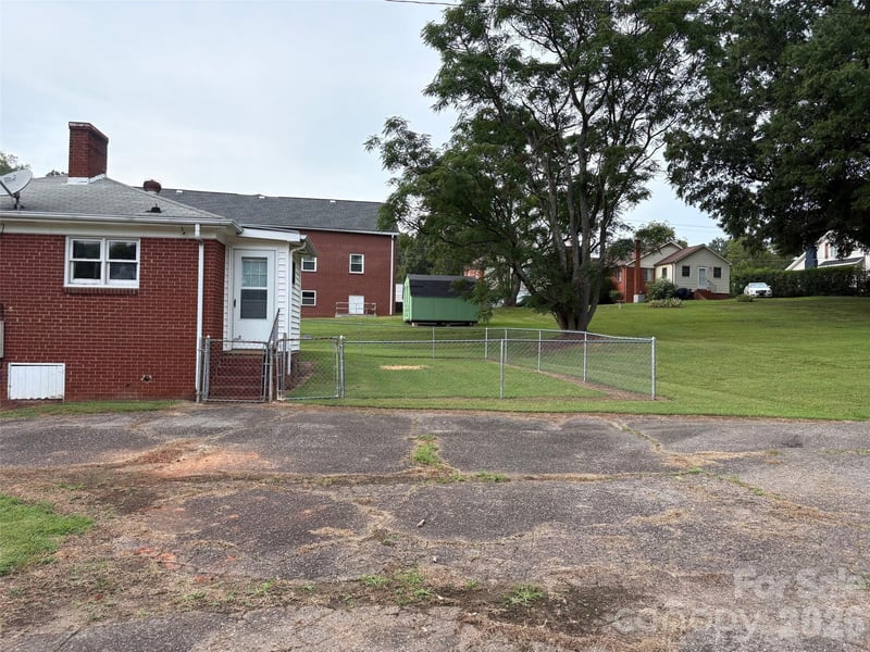 316 E Statesville Ave, Mooresville, NC 28115