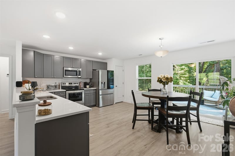 918 Brookwood Ct, Statesville, NC 28677