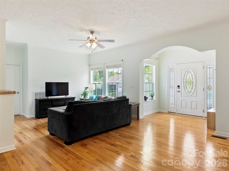 9 Farthings Dr, Arden, NC 28704