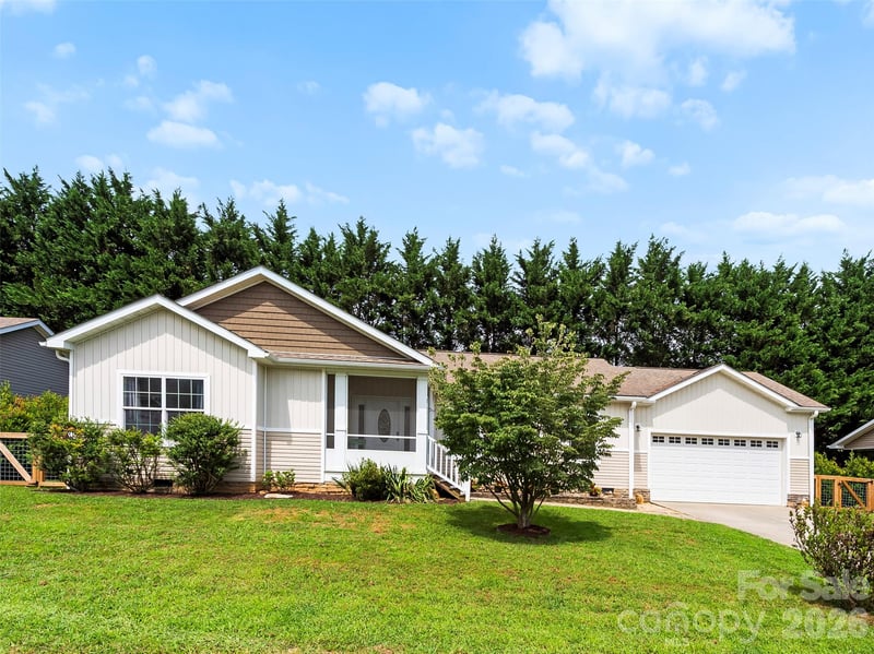 9 Farthings Dr, Arden, NC 28704