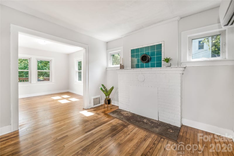 462 Sand Hill Rd, Asheville, NC 28806