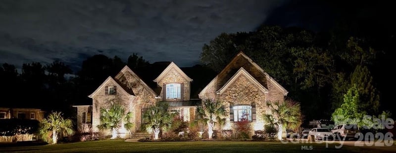 2215 Whiskery Dr, Waxhaw, NC 28173