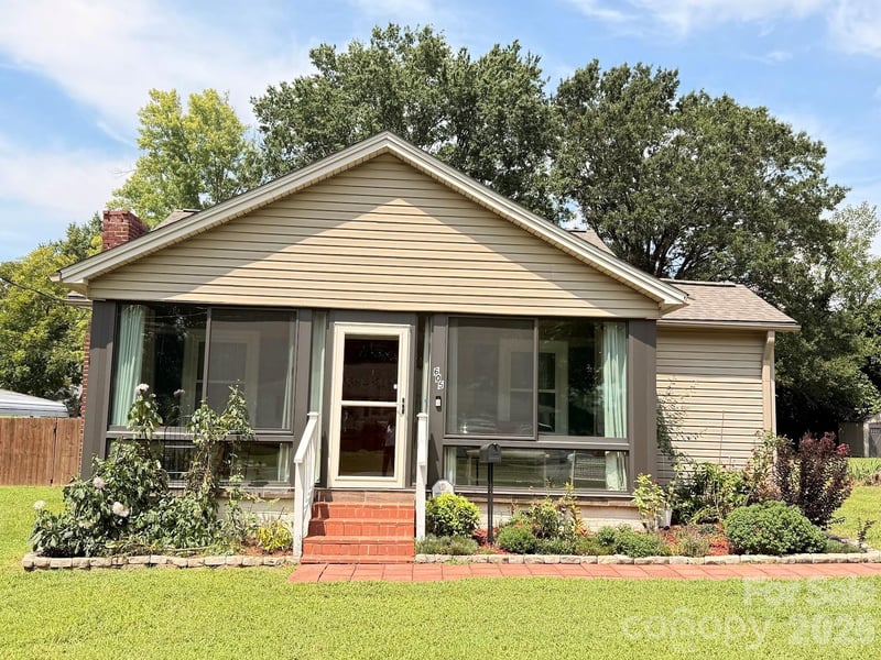 605 Peach St, Kannapolis, NC 28083