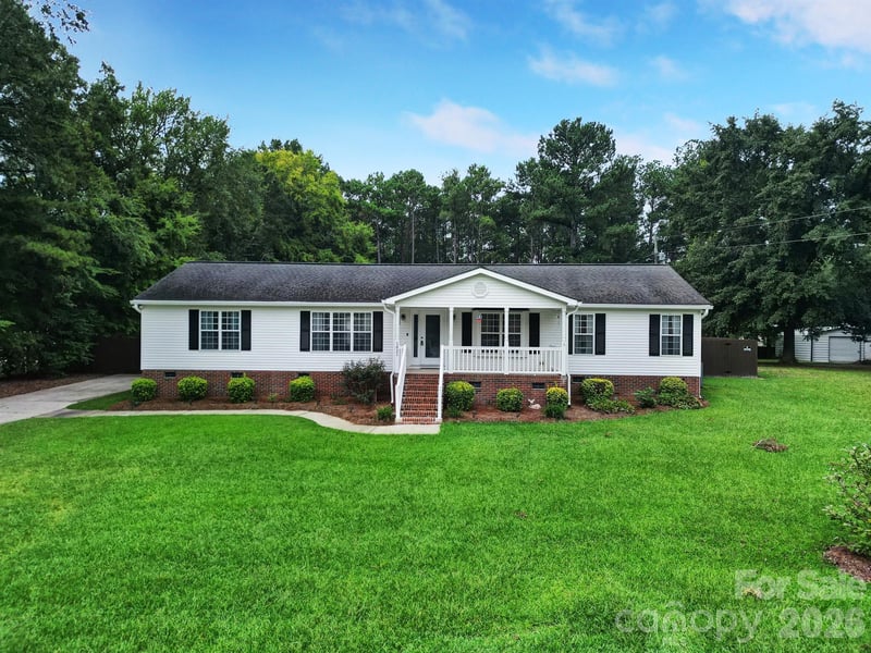 1421 Suttle Rd, Lancaster, SC 29720