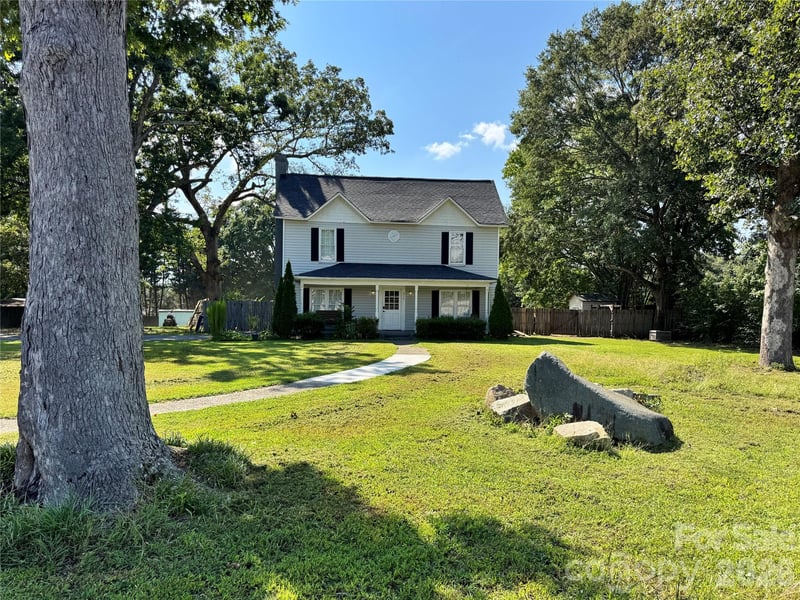 659 N Main St, Stanley, NC 28164