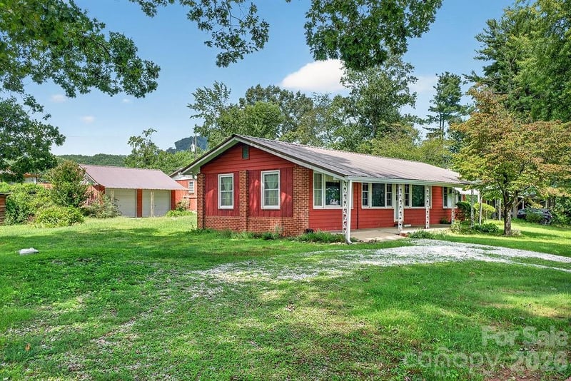 2409 Lucas St, Hendersonville, NC 28791