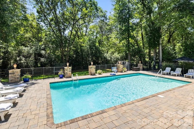 4234 Rotunda Rd, Charlotte, NC 28226