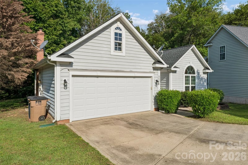 5538 Whispering Wind Ln, Indian Trail, NC 28079