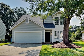 9428 White Cedar Ct, Charlotte, NC 28213