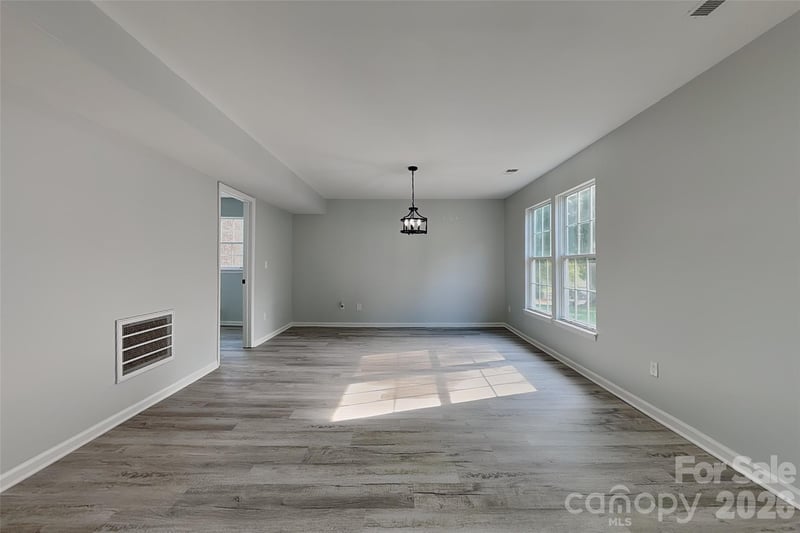 9428 White Cedar Ct, Charlotte, NC 28213