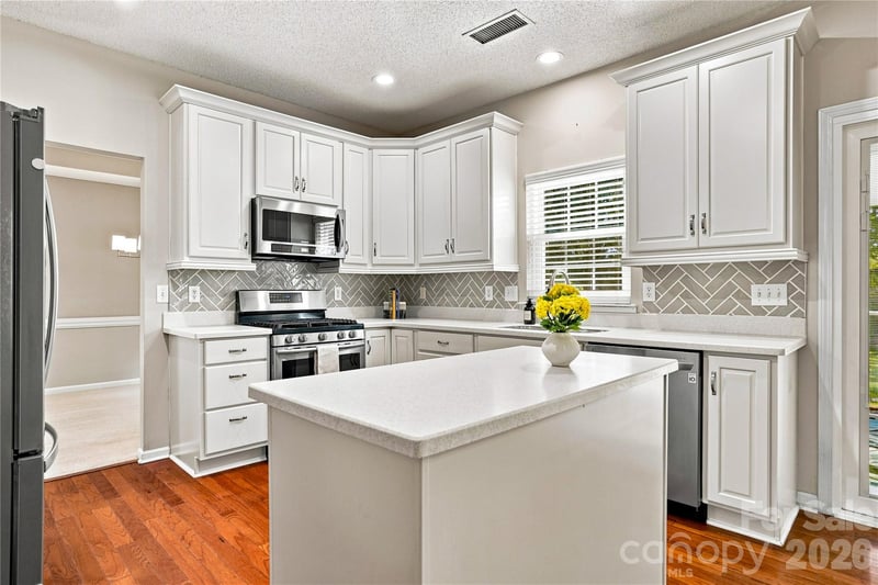 5477 Cambridge Bay Dr, Charlotte, NC 28269