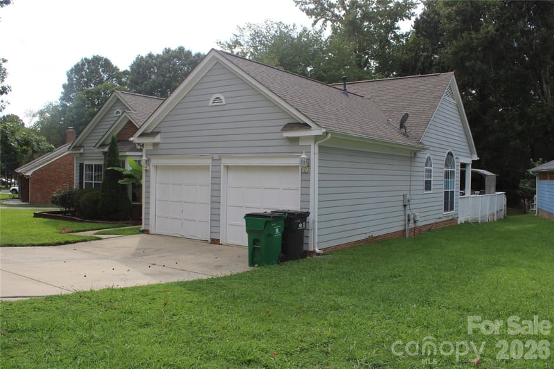 7508 Blythwood Ln, Charlotte, NC 28227