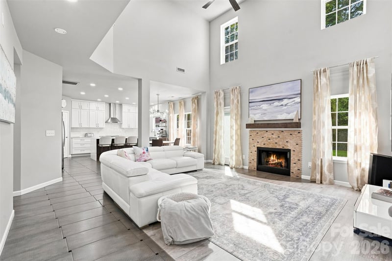 5909 Parkstone Dr, Matthews, NC 28104