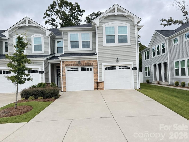8036 Overmeadow Ln, Charlotte, NC 28269