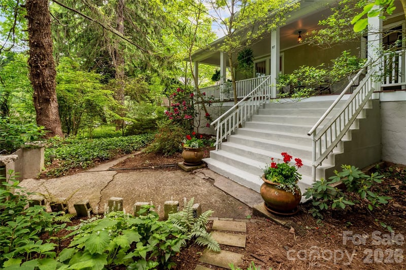 57 Conestee St, Asheville, NC 28801
