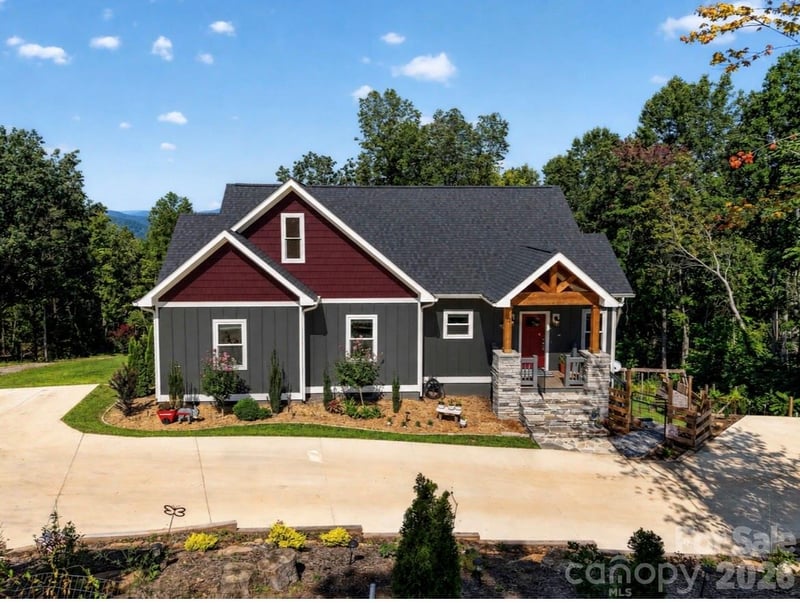 72 Jacks Paw Ln, Hendersonville, NC 28792