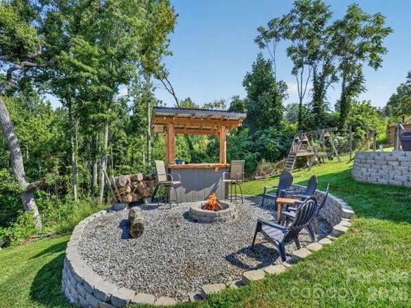 72 Jacks Paw Ln, Hendersonville, NC 28792