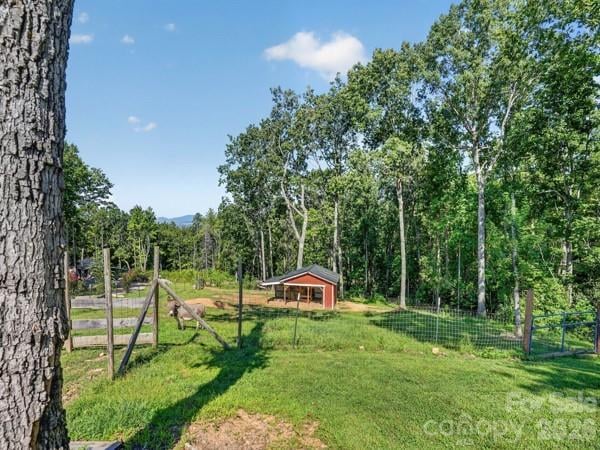 72 Jacks Paw Ln, Hendersonville, NC 28792