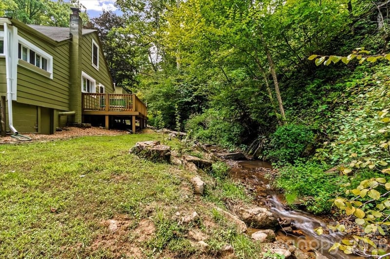 92 Silas Branch Rd, Burnsville, NC 28714