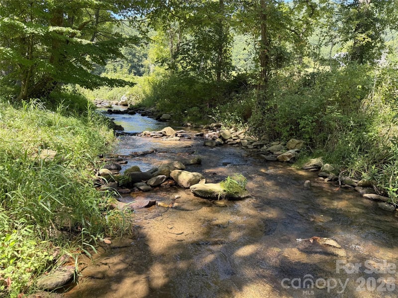 146 Gentry Farm Dr, Hot Springs, NC 28743