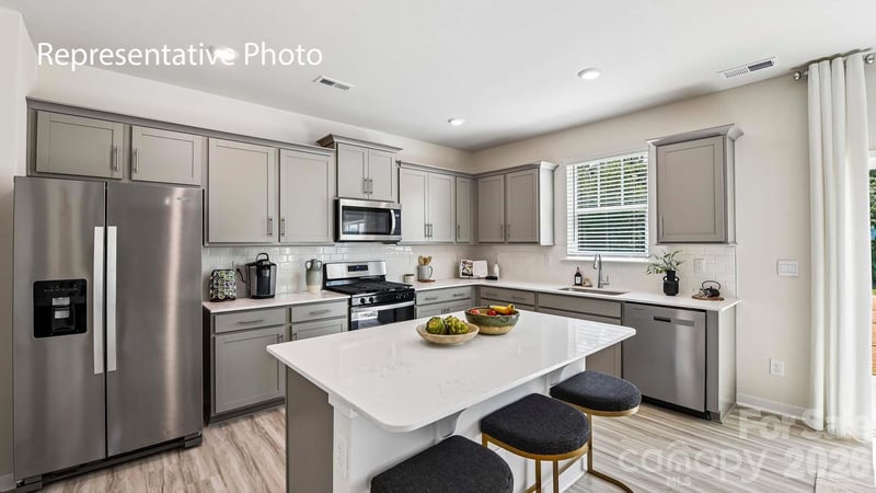 3635 Honey Locust Ln, Gastonia, NC 28056