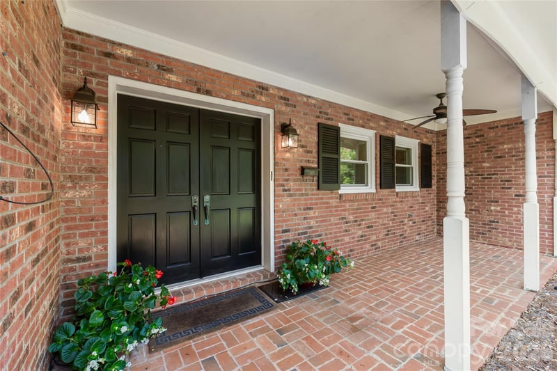 1339 Carmen Ln, Gastonia, NC 28054