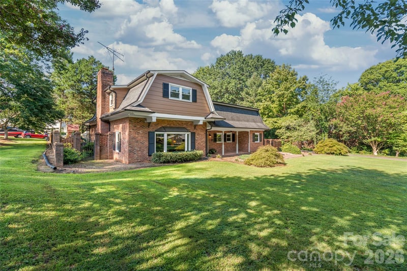 1339 Carmen Ln, Gastonia, NC 28054