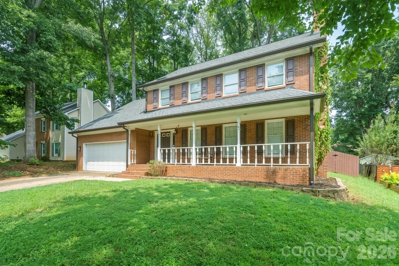 7801 Bridle Ct, Charlotte, NC 28216