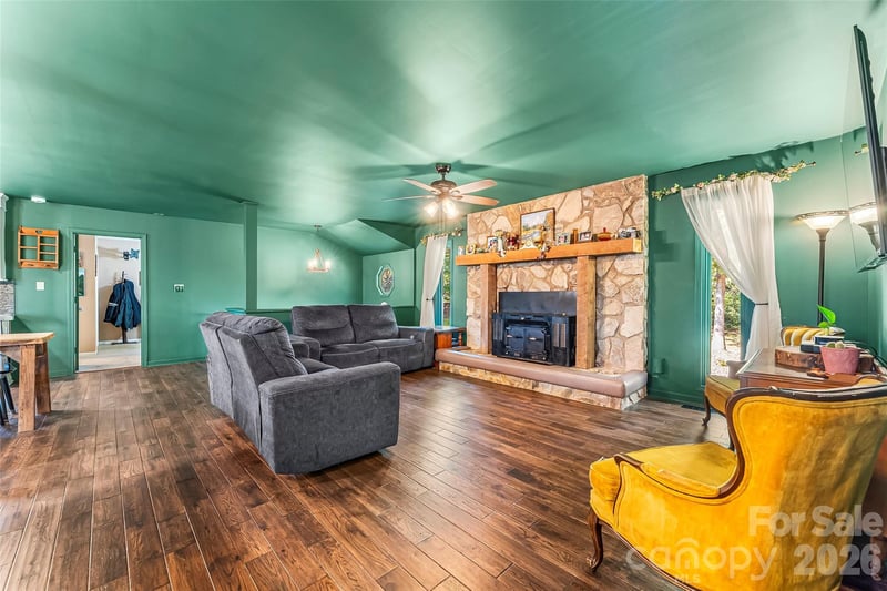 5468 Valley Run St, Hickory, NC 28601