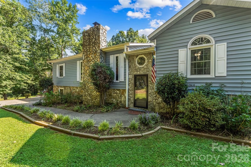 5468 Valley Run St, Hickory, NC 28601