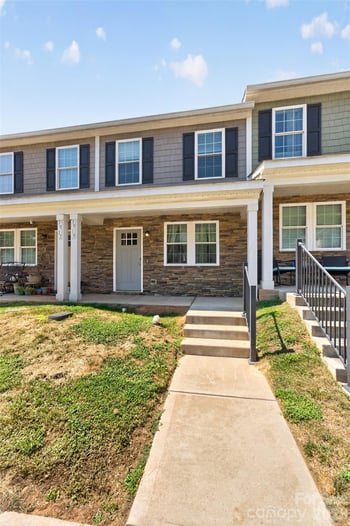 3919 Hemingway Dr NW, Hickory, NC 28601